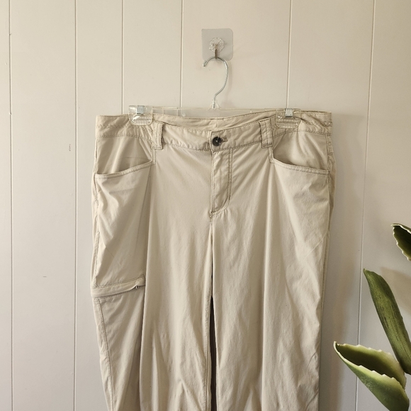 Eddie Bauer Convertible Hiking Pants Capri Roll Up Crop Camping Activewear - Picture 5 of 9